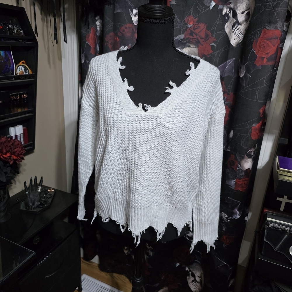 Chic White Knit Sweater